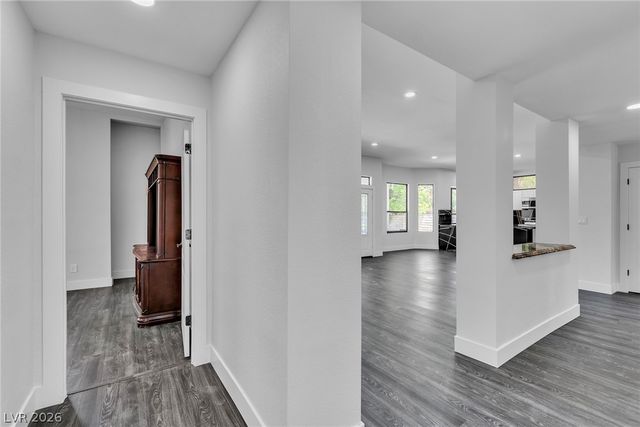 9504 Treasure Beach Court, Las Vegas, NV 89117