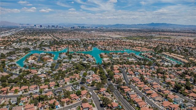 9504 Treasure Beach Court, Las Vegas, NV 89117