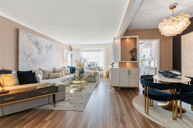 83-33 Austin Street 3D, Kew Gardens, NY 11415