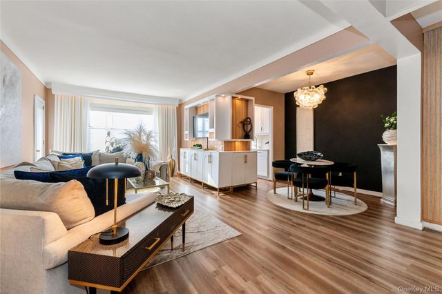 83-33 Austin Street 3D, Kew Gardens, NY 11415