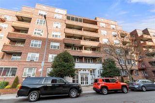 83-33 Austin Street 3D, Kew Gardens, NY 11415