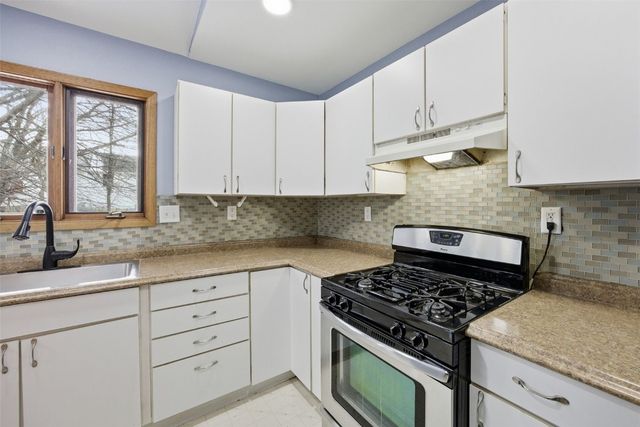 2242 13th st, Coralville, IA 52241