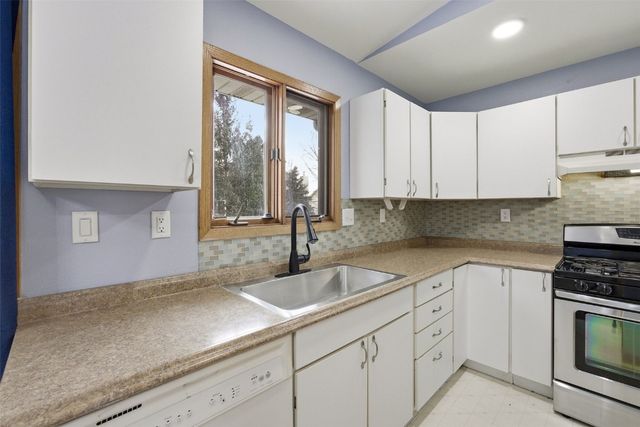 2242 13th st, Coralville, IA 52241