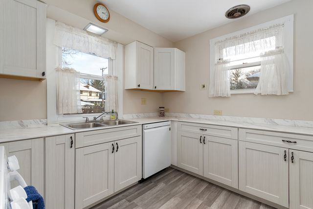 3107 S Wenonah Avenue, Berwyn, IL 60402