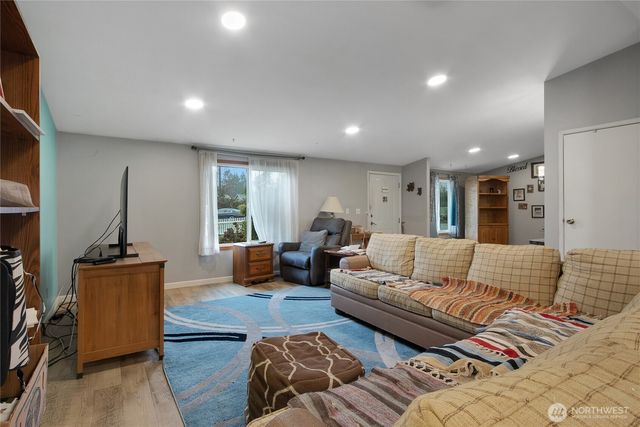 1112 106th St Ct E, Tacoma, WA 98445