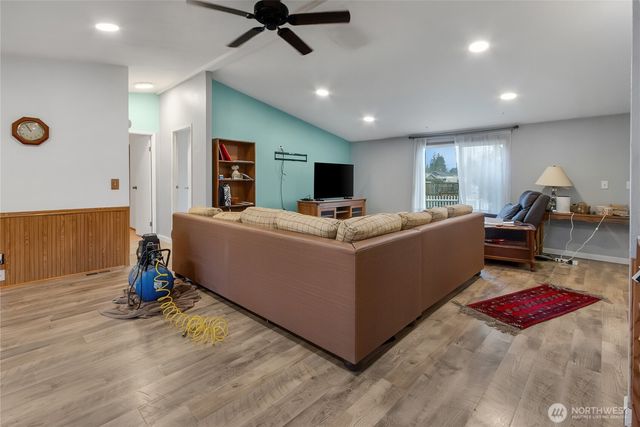 1112 106th St Ct E, Tacoma, WA 98445