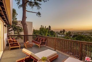 937 Lucile Avenue, Los Angeles, CA 90026