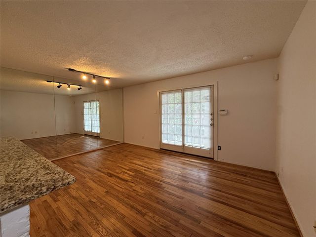 1801 Cortlandt Street 17, Houston, TX 77008