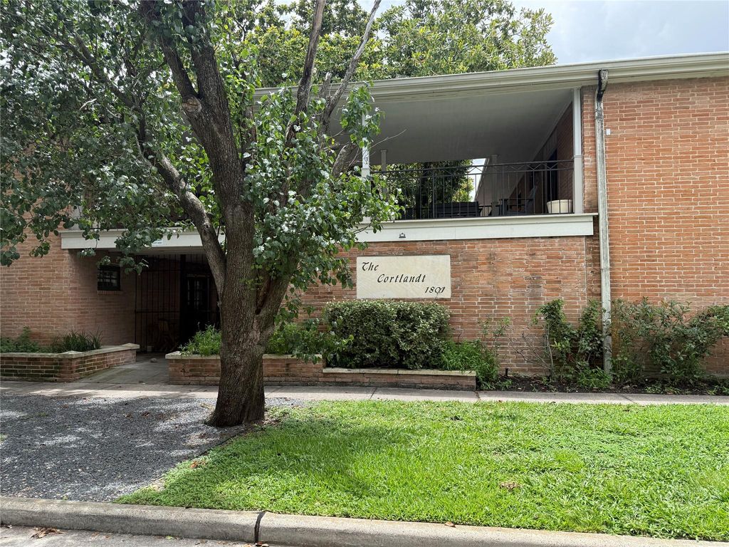 1801 Cortlandt Street 17, Houston, TX 77008