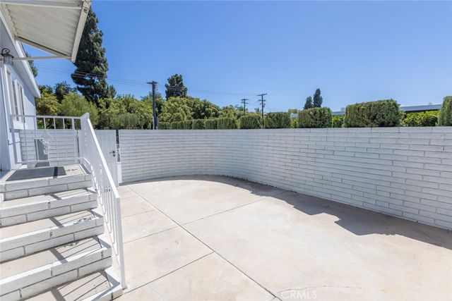 23301 Ridge Route 24, Laguna Hills, CA 92653