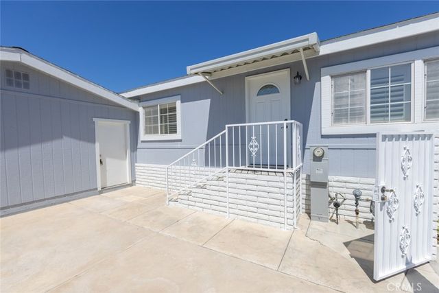 23301 Ridge Route 24, Laguna Hills, CA 92653