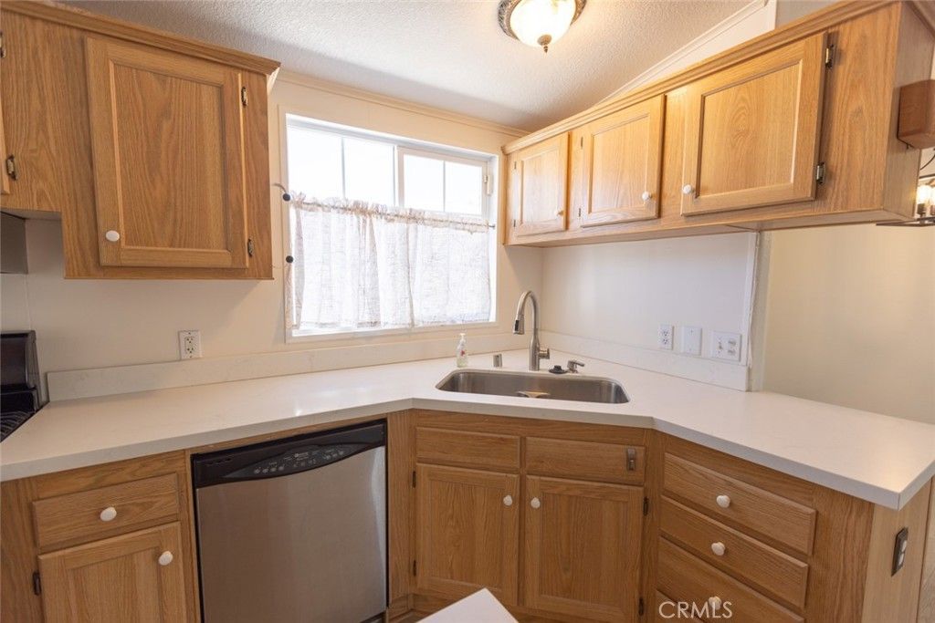 23301 Ridge Route 24, Laguna Hills, CA 92653 — photo 4