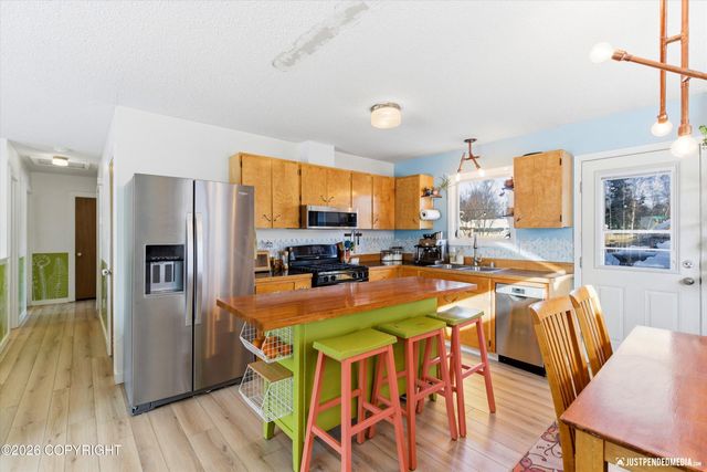 1051 E 26th Avenue, Anchorage, AK 99508