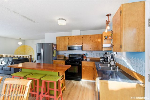 1051 E 26th Avenue, Anchorage, AK 99508