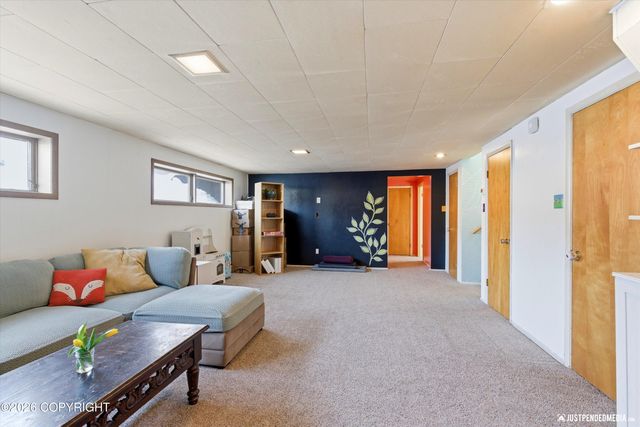 1051 E 26th Avenue, Anchorage, AK 99508