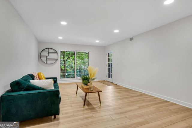 6851 Roswell Road Q16, Atlanta, GA 30328