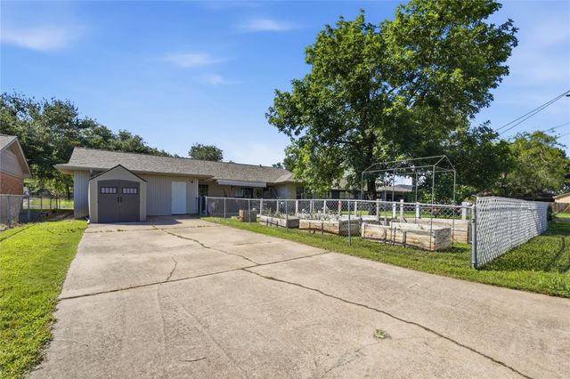 1614 Luza Street, Bryan, TX 77802