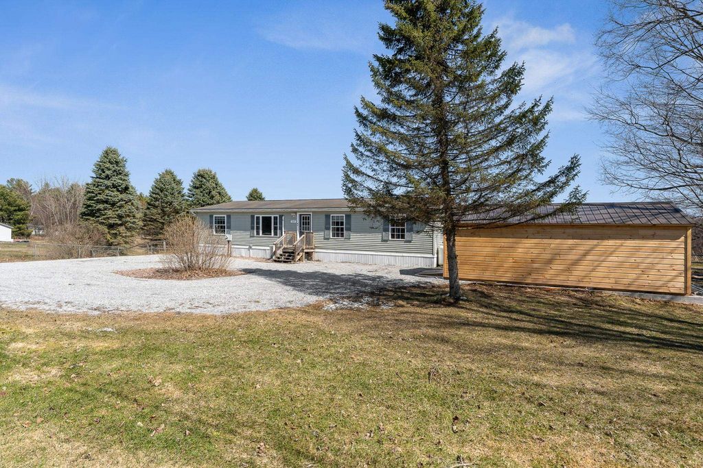 1645 Highgate Road, Highgate, VT 05478