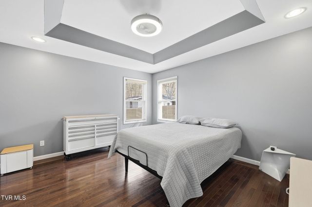 419 Cove Creek Road, Roan Mountain, TN 37687