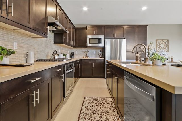 618 S Lakeshore Drive, Anaheim, CA 92806