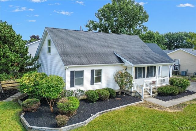 218 Summit Avenue, West Seneca, NY 14224