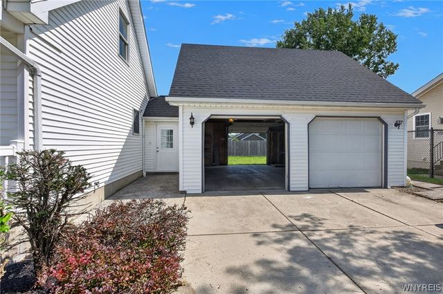 218 Summit Avenue, West Seneca, NY 14224