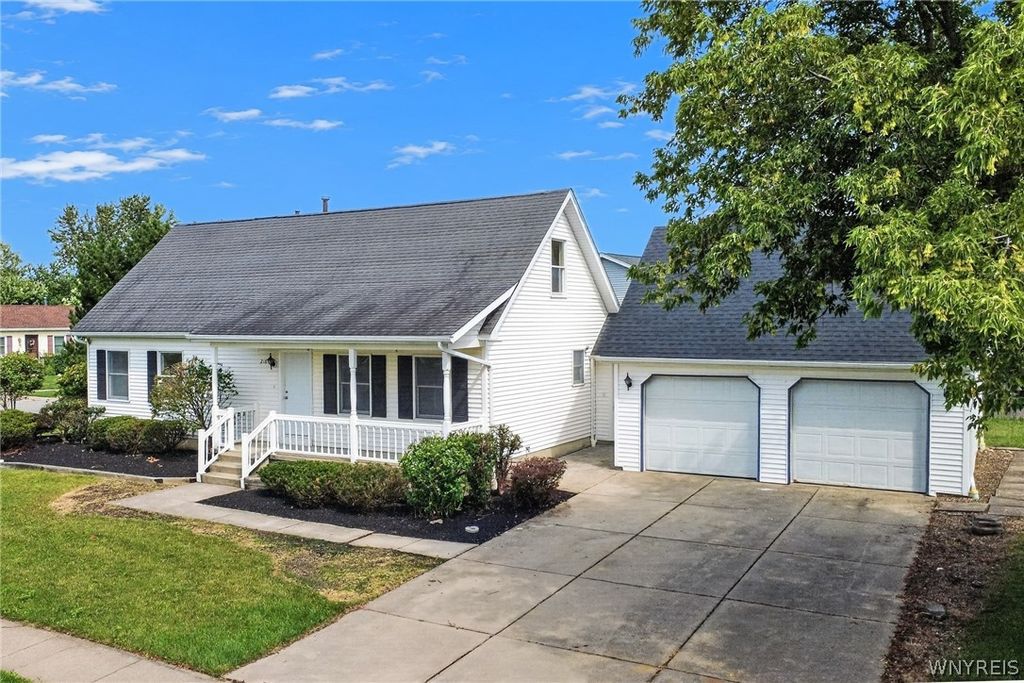 218 Summit Avenue, West Seneca, NY 14224