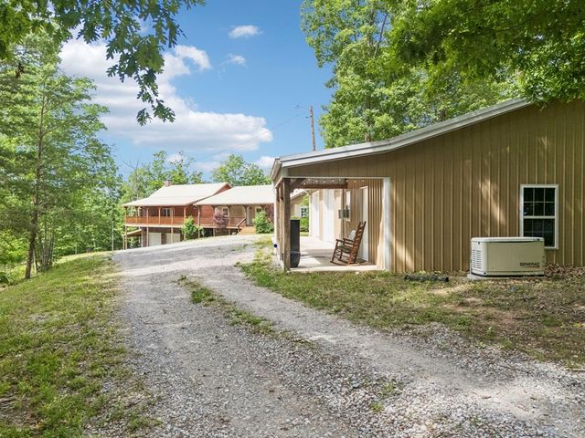 290 Vine Ridge Rd, NE, Crawford, TN 38554