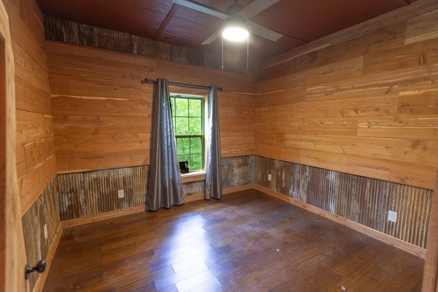 290 Vine Ridge Rd, NE, Crawford, TN 38554