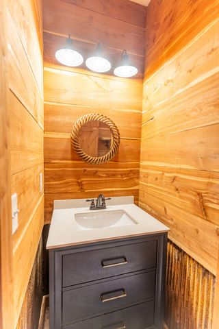 290 Vine Ridge Rd, NE, Crawford, TN 38554