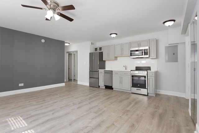 7710 N Sheridan Road 307, Chicago, IL 60626