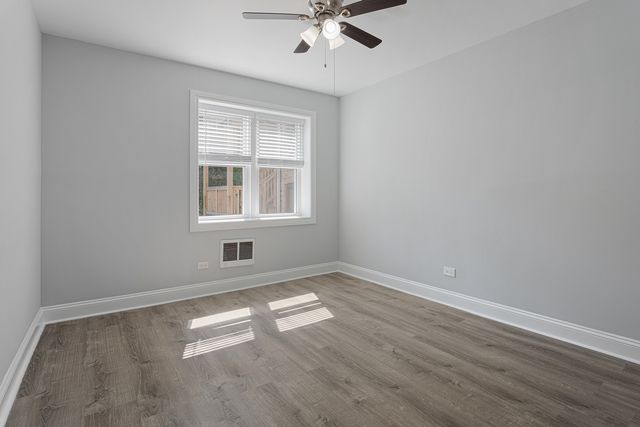 7710 N Sheridan Road 307, Chicago, IL 60626