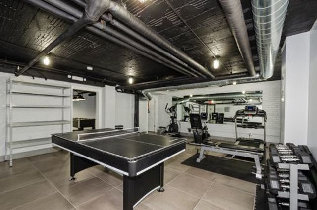 7710 N Sheridan Road 307, Chicago, IL 60626