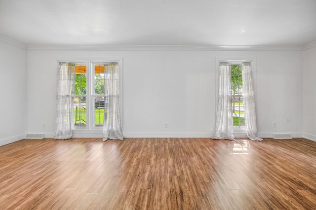 116 Skyview Dr, Columbia, TN 38401