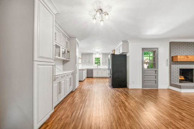 116 Skyview Dr, Columbia, TN 38401