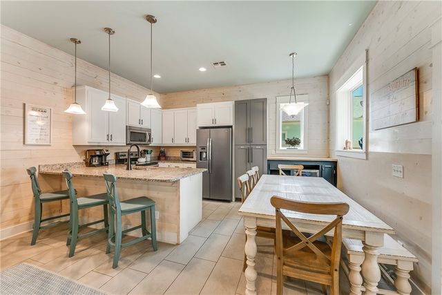 2821 S 11th St 101, Port Aransas, TX 78373