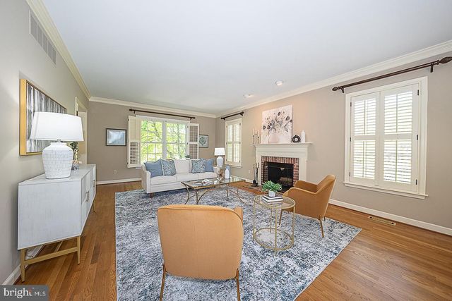 30 SPRING HILL LN, Phoenixville, PA 19460