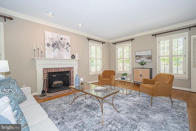 30 SPRING HILL LN, Phoenixville, PA 19460