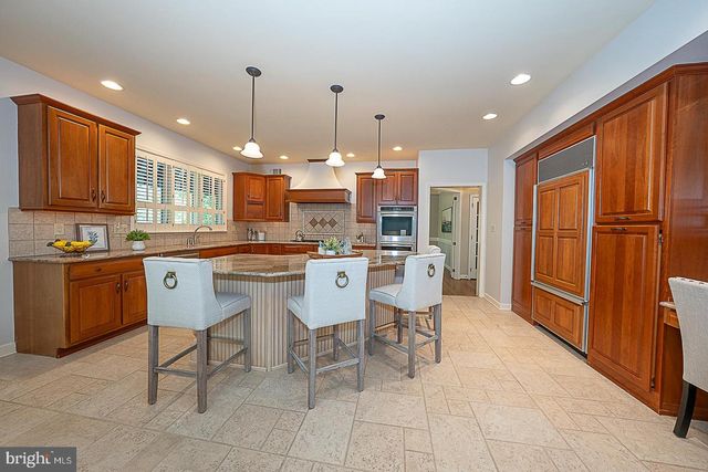 30 SPRING HILL LN, Phoenixville, PA 19460