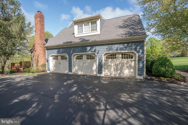 30 SPRING HILL LN, Phoenixville, PA 19460