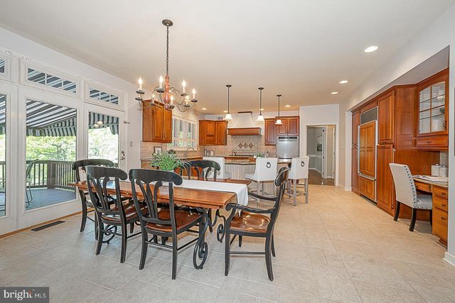 30 SPRING HILL LN, Phoenixville, PA 19460
