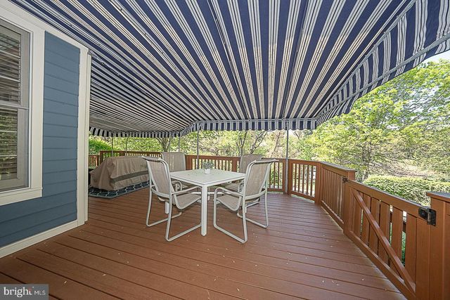 30 SPRING HILL LN, Phoenixville, PA 19460