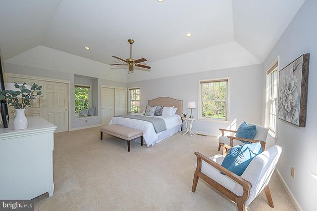 30 SPRING HILL LN, Phoenixville, PA 19460