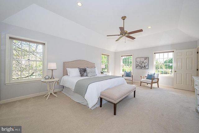 30 SPRING HILL LN, Phoenixville, PA 19460