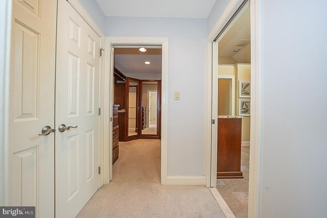 30 SPRING HILL LN, Phoenixville, PA 19460