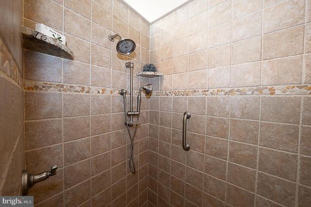 30 SPRING HILL LN, Phoenixville, PA 19460