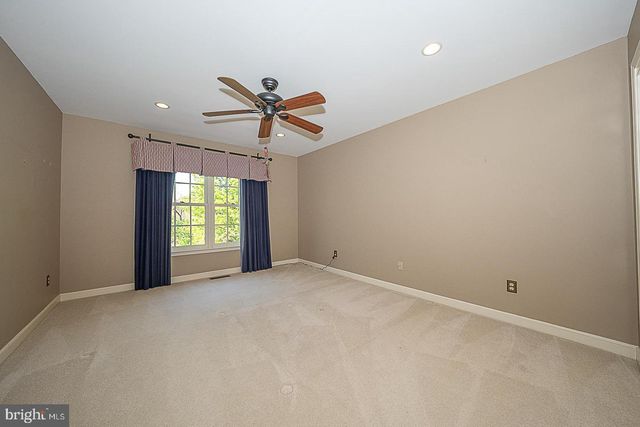 30 SPRING HILL LN, Phoenixville, PA 19460