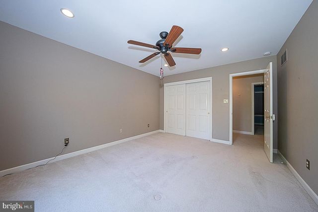 30 SPRING HILL LN, Phoenixville, PA 19460