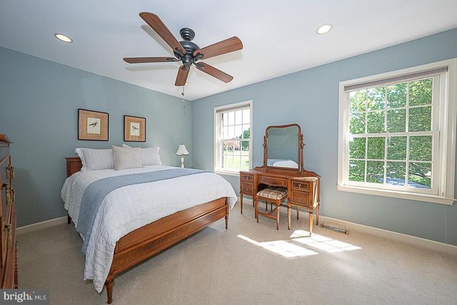 30 SPRING HILL LN, Phoenixville, PA 19460