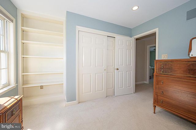 30 SPRING HILL LN, Phoenixville, PA 19460
